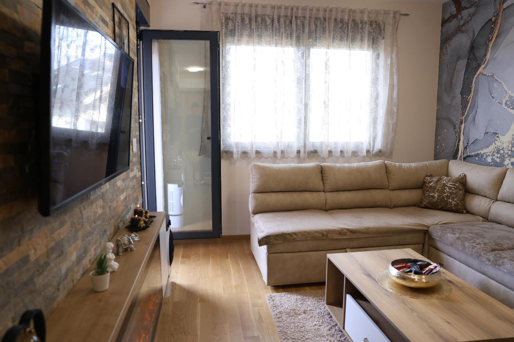 Apartment Royal73 *